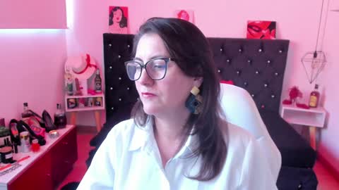 Mia  online show from January 21, 5:30 pm