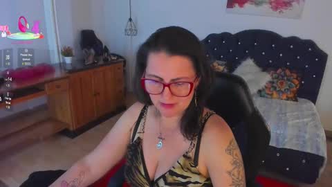 Mia  online show from October 14, 3:02 pm