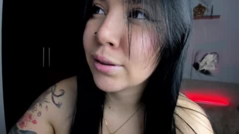 Snapshot of daahanna_ chatting on October 17, 4:48 am Ailyn online show from October 17, 4:48 am