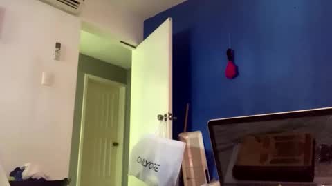 Snapshot of dabeibe chatting on October 19, 2:29 pm Jewbb online show from October 19, 2:29 pm