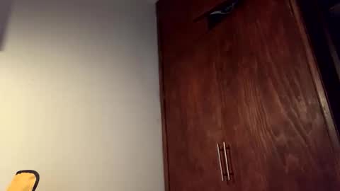 Snapshot of dabeibe chatting on November 15, 7:05 am Jewbb online show from November 15, 7:05 am