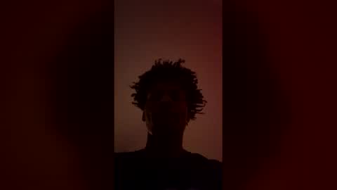 dadalongleg online show from April 6, 7:15 pm