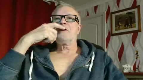 Brian ... online show from October 1, 8:04 pm