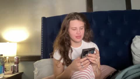 Belle  Email daddydaycarecb  online show from January 19, 2:32 pm