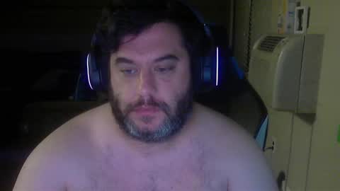 Snapshot of daddybody4u chatting on September 12, 12:00 am daddybody4u online show from September 12, 12:00 am