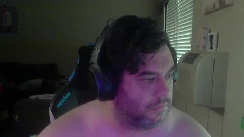 Snapshot of daddybody4u chatting on September 28, 3:17 pm daddybody4u online show from September 28, 3:17 pm