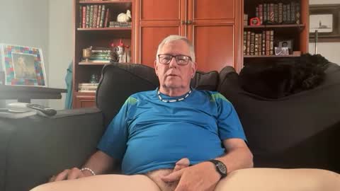 Snapshot of daddycok4 chatting on February 19, 2:13 pm DaddyCok4 online show from February 19, 2:13 pm