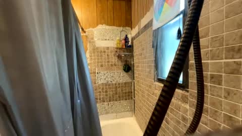 Snapshot of daddydic120402 chatting on October 18, 4:19 pm daddydic120402 online show from October 18, 4:19 pm