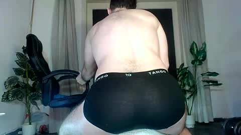 Snapshot of daddyfeet29 chatting on March 3, 2:26 am Greekboy28 online show from March 3, 2:26 am