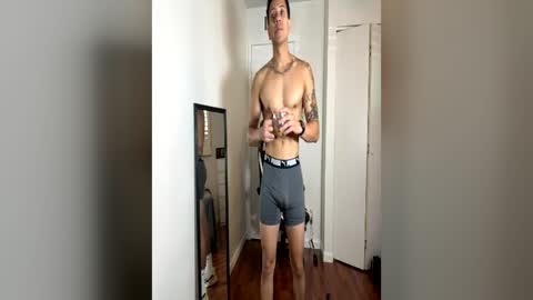 Snapshot of daddyfit95 chatting on July 7, 4:55 pm daddyfit95 online show from July 7, 4:55 pm