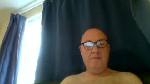 daddyhere4uall6 online show from October 11, 7:40 am