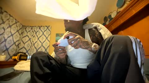 sexy tatted king bbc online show from April 18, 10:43 pm