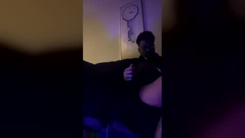 Snapshot of daddyleebbc chatting on February 6, 9:34 am DaddyLeeBBC online show from February 6, 9:34 am