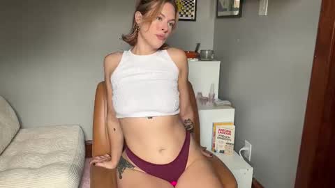 Snapshot of daddysfav_xx chatting on October 18, 5:03 pm princess online show from October 18, 5:03 pm