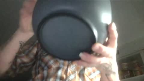 Snapshot of daddyshytbyrd chatting on March 8, 5:44 am Daddyshytbyrd online show from March 8, 5:44 am