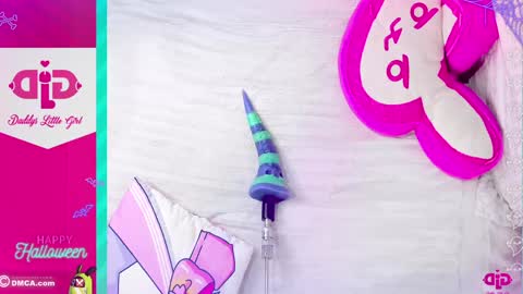 Snapshot of daddyslittlegirl01 chatting on October 30, 12:34 am Im Andrea Nice to see you here I love patterns soo much online show from October 30, 12:34 am