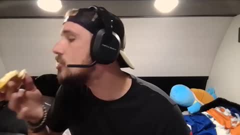 Snapshot of dadgoeswild chatting on December 30, 1:58 am DadGoesWild online show from December 30, 1:58 am