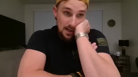 Snapshot of dadgoeswild chatting on March 7, 5:40 am DadGoesWild online show from March 7, 5:40 am