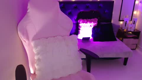 amanda online show from June 24, 1:21 pm