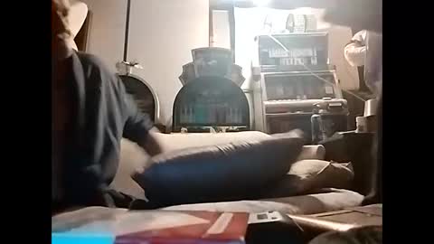 dadude_714 online show from December 1, 1:43 am