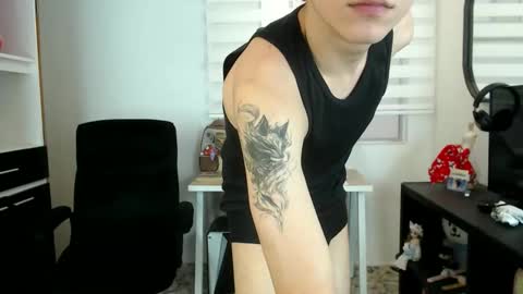 Snapshot of dae_lune chatting on February 4, 8:25 pm dae_lune online show from February 4, 8:25 pm