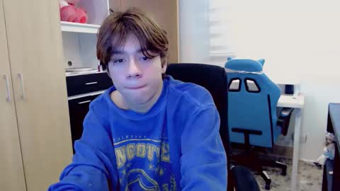 Snapshot of dae_lune chatting on February 10, 9:08 pm dae_lune online show from February 10, 9:08 pm