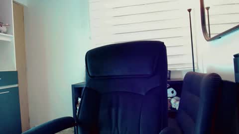 Snapshot of dae_lune chatting on March 25, 10:27 pm dae_lune online show from March 25, 10:27 pm