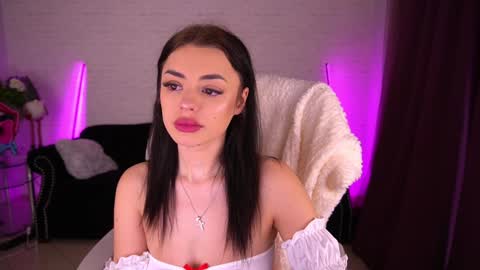 Snapshot of daenerys_daen chatting on December 19, 8:13 am daenerys_daen online show from December 19, 8:13 am