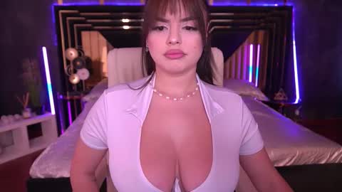 Snapshot of daenerys_daen chatting on September 22, 7:32 am daenerys_daen online show from September 22, 7:32 am