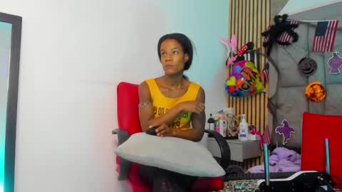 daffnelewis online show from October 23, 11:31 am