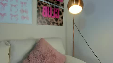 Snapshot of dafne_hillss chatting on June 14, 8:55 pm dafne_hillss online show from June 14, 8:55 pm