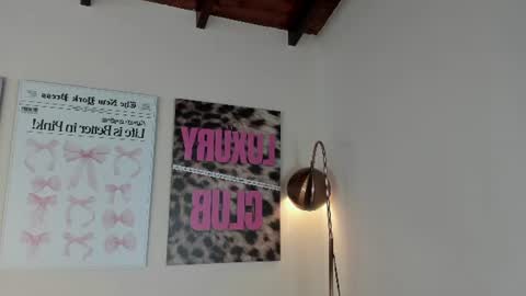 Snapshot of dafne_hillss chatting on June 20, 10:40 am dafne_hillss online show from June 20, 10:40 am