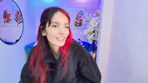 dafne huges online show from October 6, 7:44 pm