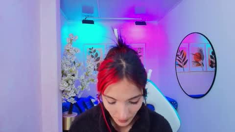 dafne huges online show from October 27, 7:18 pm