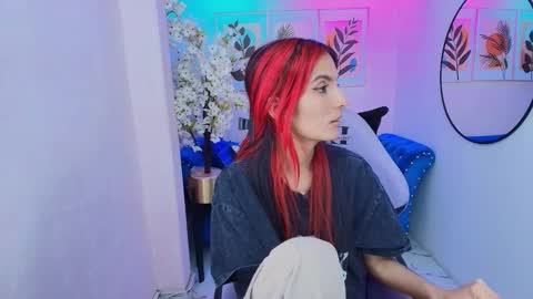 dafne huges online show from October 28, 7:38 pm