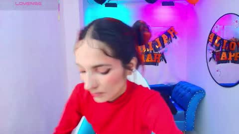 dafne huges online show from October 31, 6:09 pm