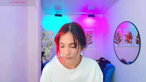 dafne huges online show from November 5, 7:14 pm