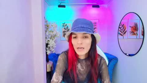 dafne huges online show from November 17, 7:30 pm