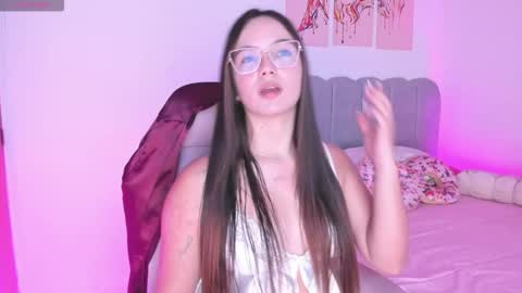 Dafne  online show from November 20, 4:40 pm