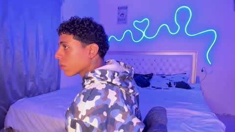 dafnezahiraa  online show from October 5, 8:40 pm