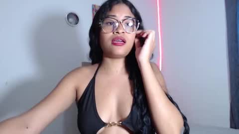 Snapshot of dafnnee_ross chatting on November 7, 3:34 pm DAFNNE online show from November 7, 3:34 pm