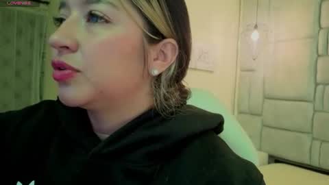Dahiana  online show from June 25, 11:37 am