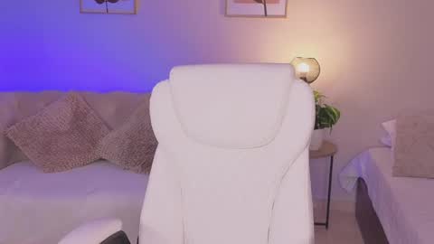 Dahiann Walcott online show from April 6, 8:43 pm