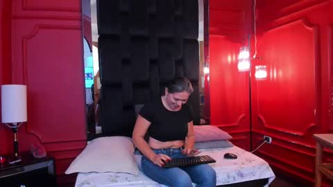 Snapshot of dahianeconnor chatting on November 14, 2:49 pm Dahiane Connor online show from November 14, 2:49 pm