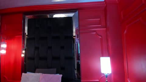 Snapshot of dahianeconnor chatting on December 3, 11:30 am Dahiane Connor online show from December 3, 11:30 am