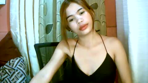 Snapshot of dahlia_123 chatting on January 13, 1:17 pm Im Dahlia online show from January 13, 1:17 pm