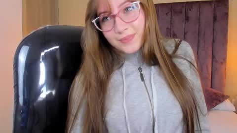 Dahlia online show from October 27, 9:30 pm