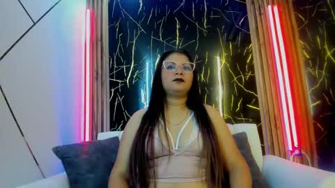 dahlia_vera11_aws online show from October 5, 3:49 am
