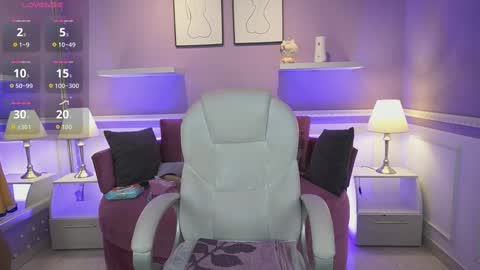 Dahlia Grey online show from November 6, 11:44 am