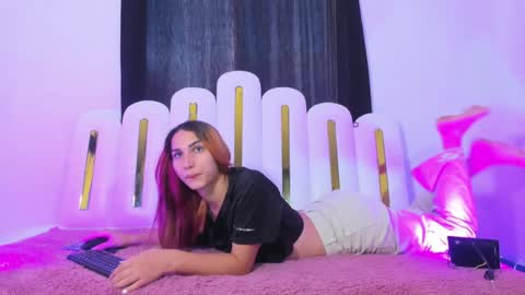 Snapshot of daicell_juliana chatting on December 18, 2:17 pm daicell juliana online show from December 18, 2:17 pm